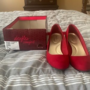 Dexflex Comfort red 8 1/2 heel worn once